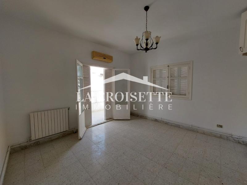 Etage de villa S+3 à La Marsa